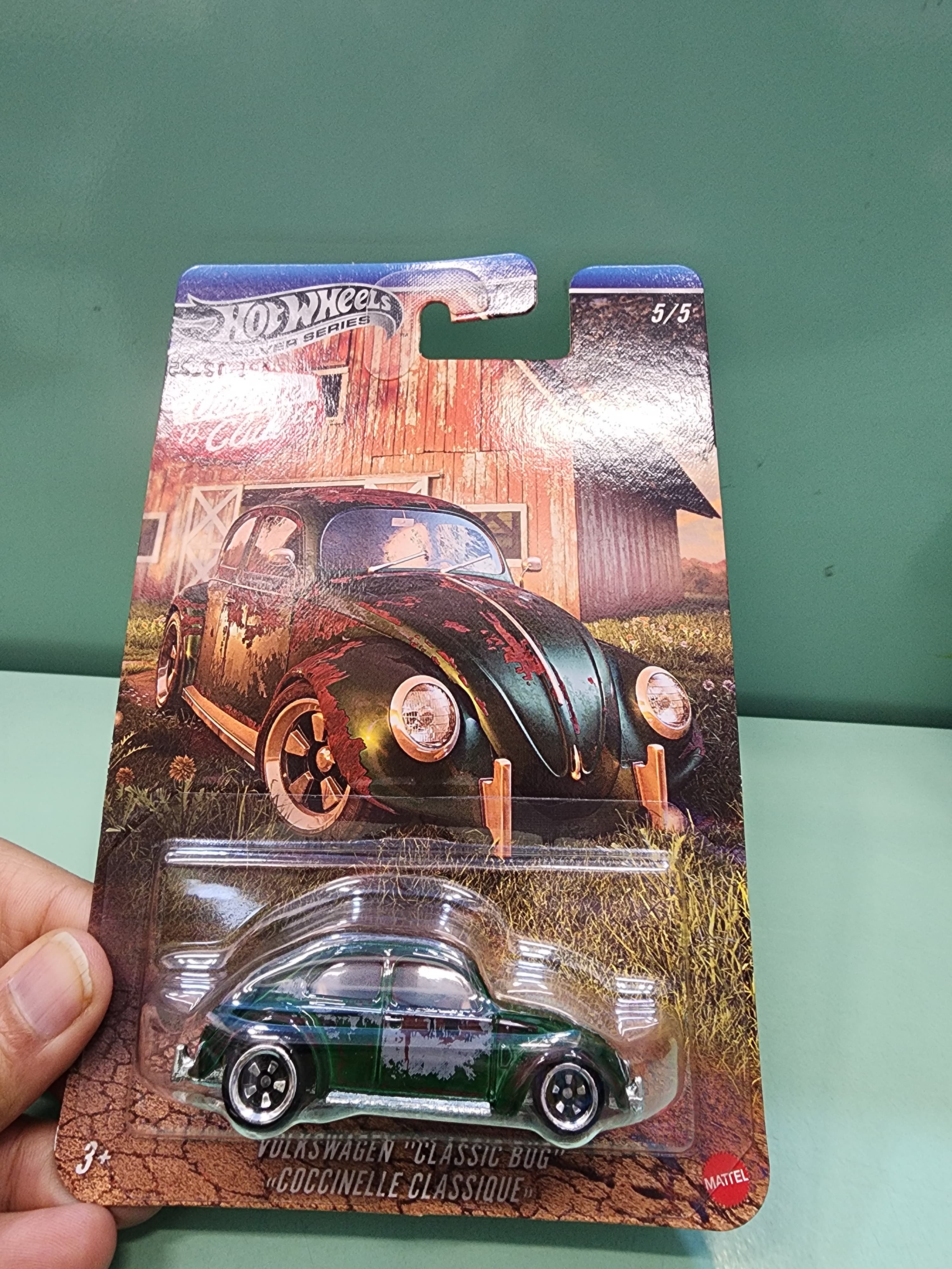 Hot Wheels Premium Collectible Vintage Car - Volkswagen "Classic Bug"
